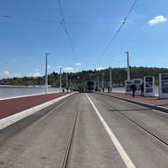 Auta budou nadále využívat Barrandovský most, na Dvorecký budou moci jen složky IZS.