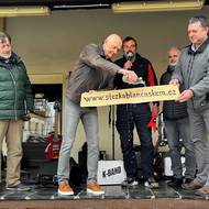 Sobotní slavnostní křest Stezky Blanenskem. Vodou z řeky Svitavy ji křtí starosta Blanska Jiří Crha.