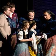 Kozinu (vlevo) ztvární Richard Samek. 