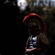 Kostýmy jsou propracované do posledních detailů.