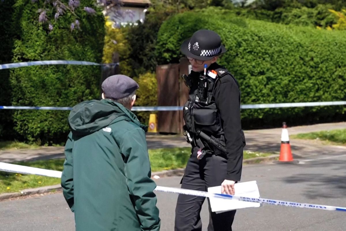 Po žhářském útoku na synagogu v Londýně zadrželi dva teenagery