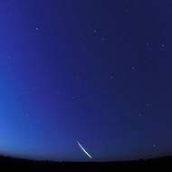 Výřez z celooblohového snímku bolidu s původním označením EN170426_185359 pořízeného automatickou digitální bolidovou kamerou Evropské bolidové sítě na stanici Červená hora v Moravskoslezském kraji