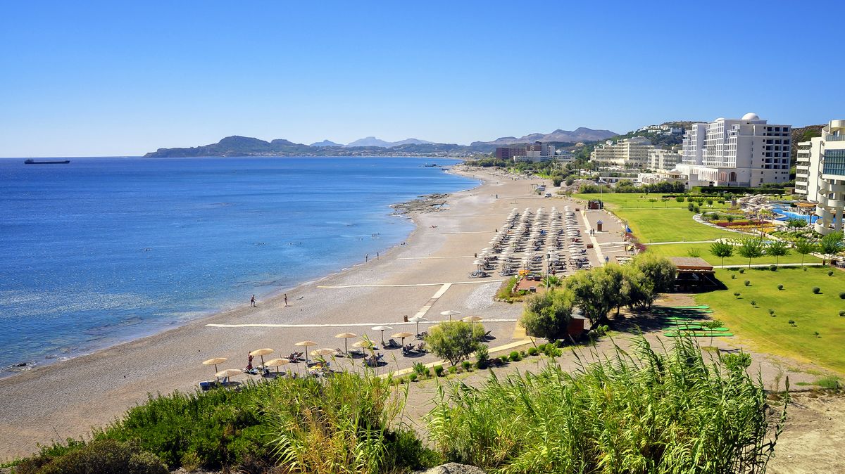 K moři levně? Řecko a Portugalsko lákají na dostupnou dovolenou