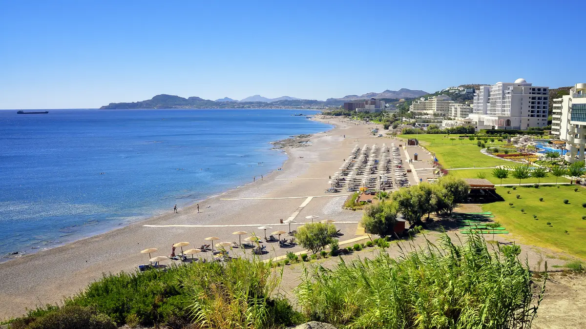 K moři levně? Řecko a Portugalsko lákají na dostupnou dovolenou