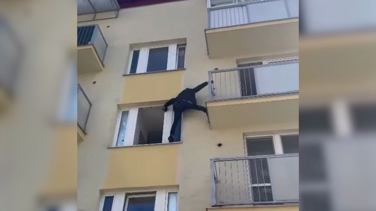 V Senici zadrželi mezinárodně hledaného muže. Skrýval se na cizím balkóně