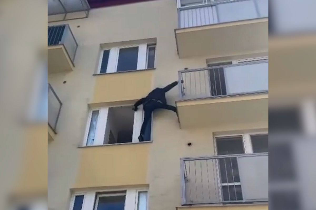 V Senici zadrželi mezinárodně hledaného muže. Skrýval se na cizím balkóně
