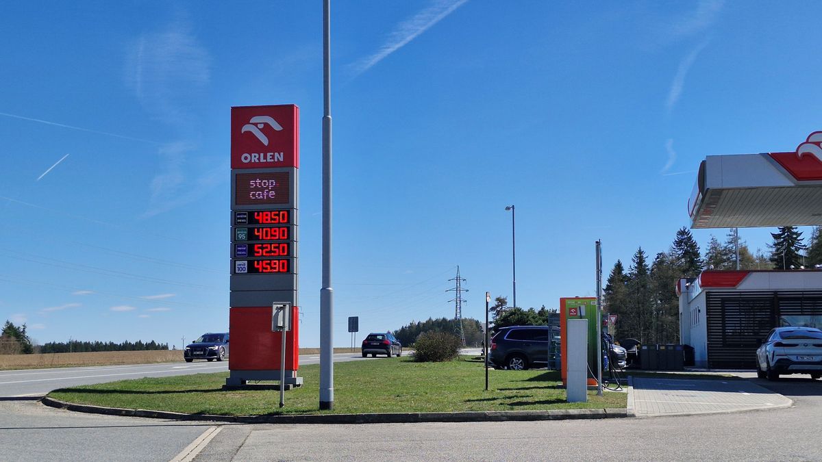 Vládou stanovené stropy jsou nad průměrem. Benzín i nafta tak mohou ještě zdražit