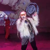 Táňa Malíková hraje - podobně jako další - více rolí. Jsou obvykle symbolem naděje.