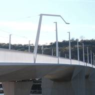 Lampa „rebelka“ vystupuje z řady.