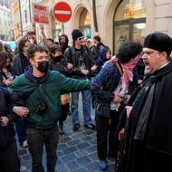 V centru Prahy se střetly průvod na podporu ženských a obecně lidských práv Praha je feministická! a odpůrci potratů s průvodem Pochod pro život.