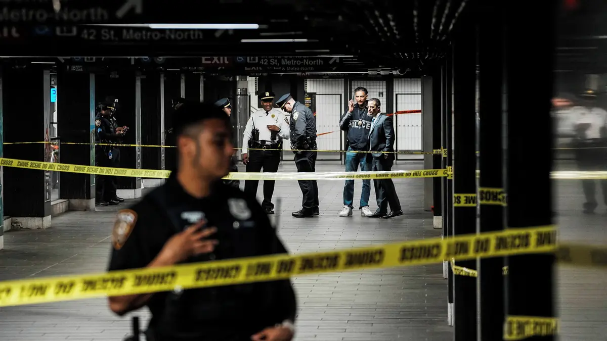 Říkal si Lucifer. Útočník s mačetou v newyorském metru napadal kolemjdoucí