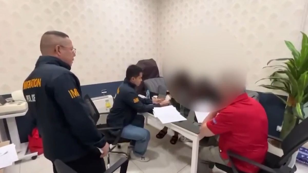 Turisté byli deportováni za bezostyšný sex na thajské pláži