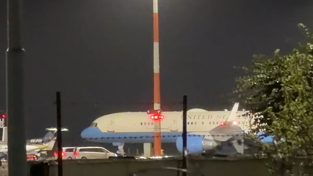 Americký speciál odletěl z Prahy do Pákistánu a pak se zase vrátil na Ruzyň