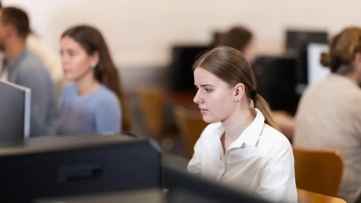 Firmy začínají poptávat brigádníky na léto