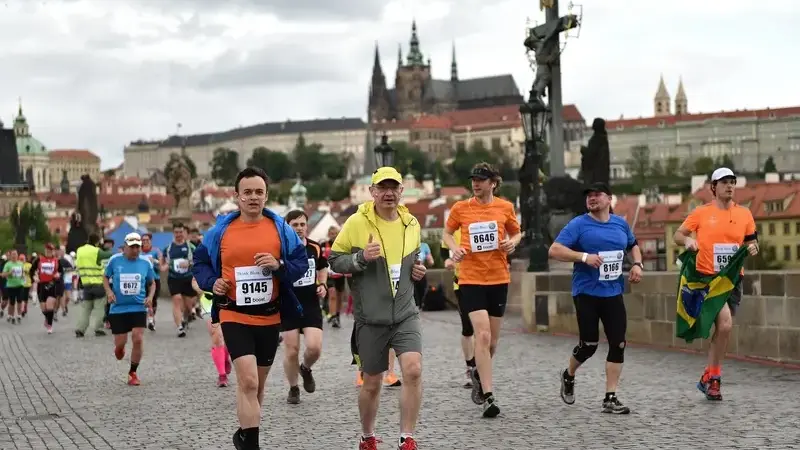 Pražský maraton o víkendu ochromí centrum metropole, uzavře šest mostů