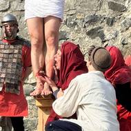 V kulisách hradu Lipý znovu ukřižovali Krista