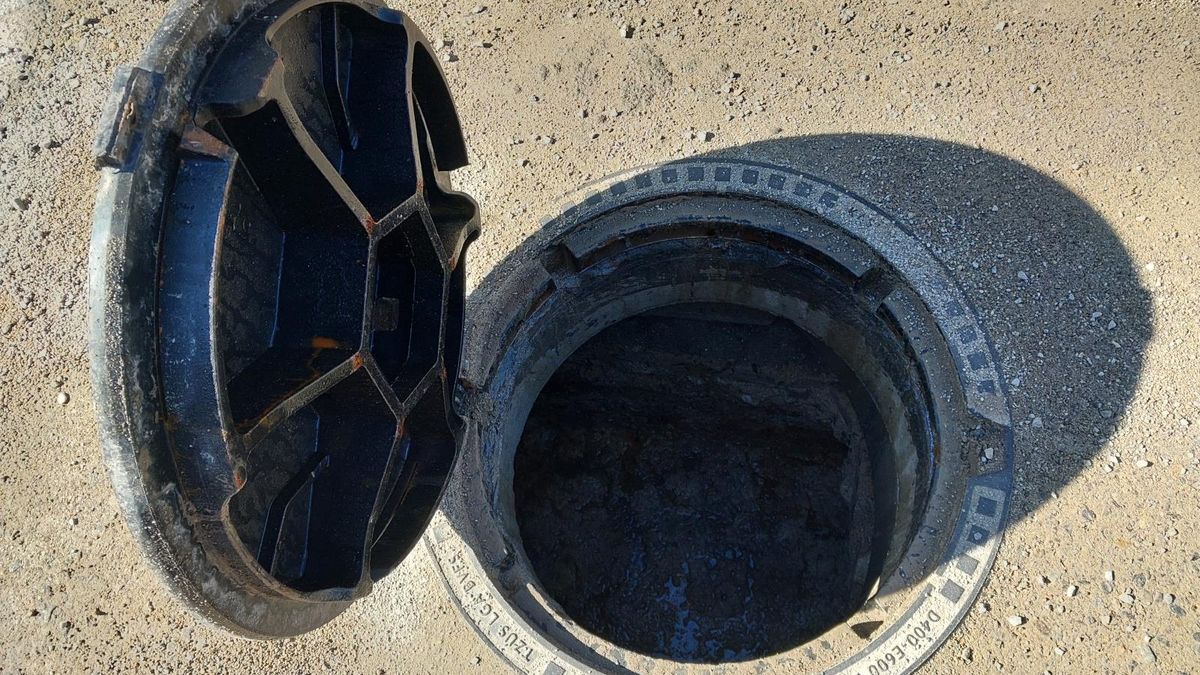 V Budějovicích někdo zabetonoval kanalizaci. Škoda 800 tisíc