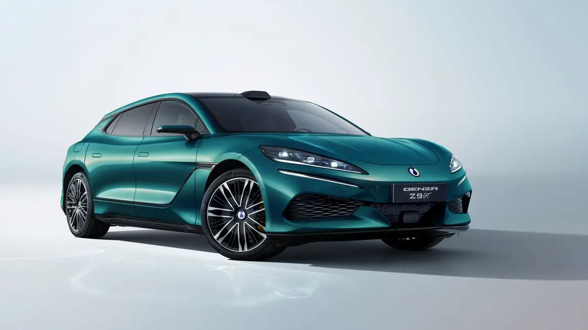 Čínská automobilka Denza vstupuje na evropský trh. Útočí na prémiové značky