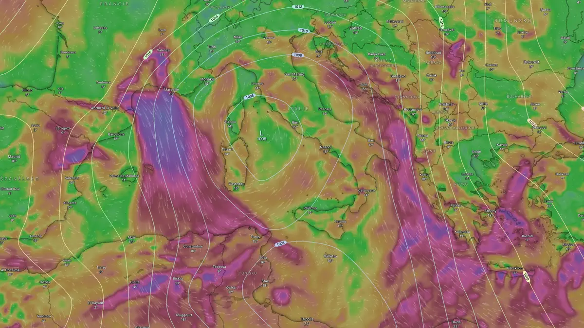 Jih Itálie zasáhla silná vichřice, v Apulii má dvě oběti