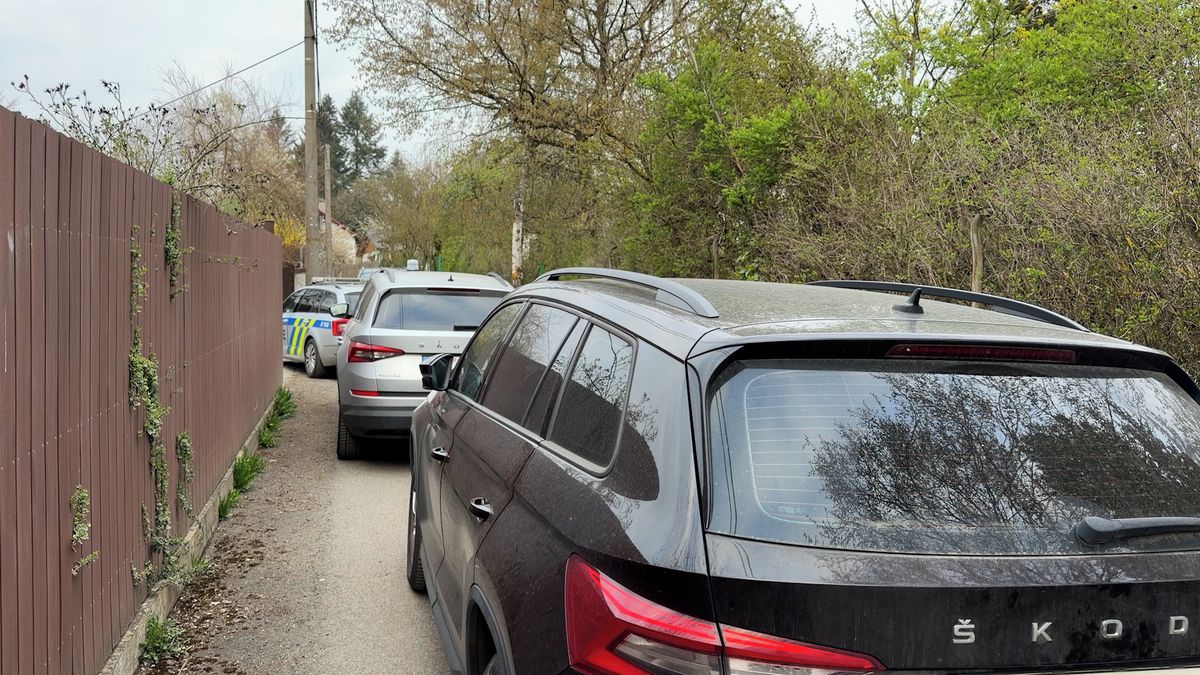 Sousedka u Prahy našla v domě zraněnou seniorku, policie prověřuje i možnost napadení