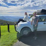 Řízení vlevo nečinilo Čechům potíže.