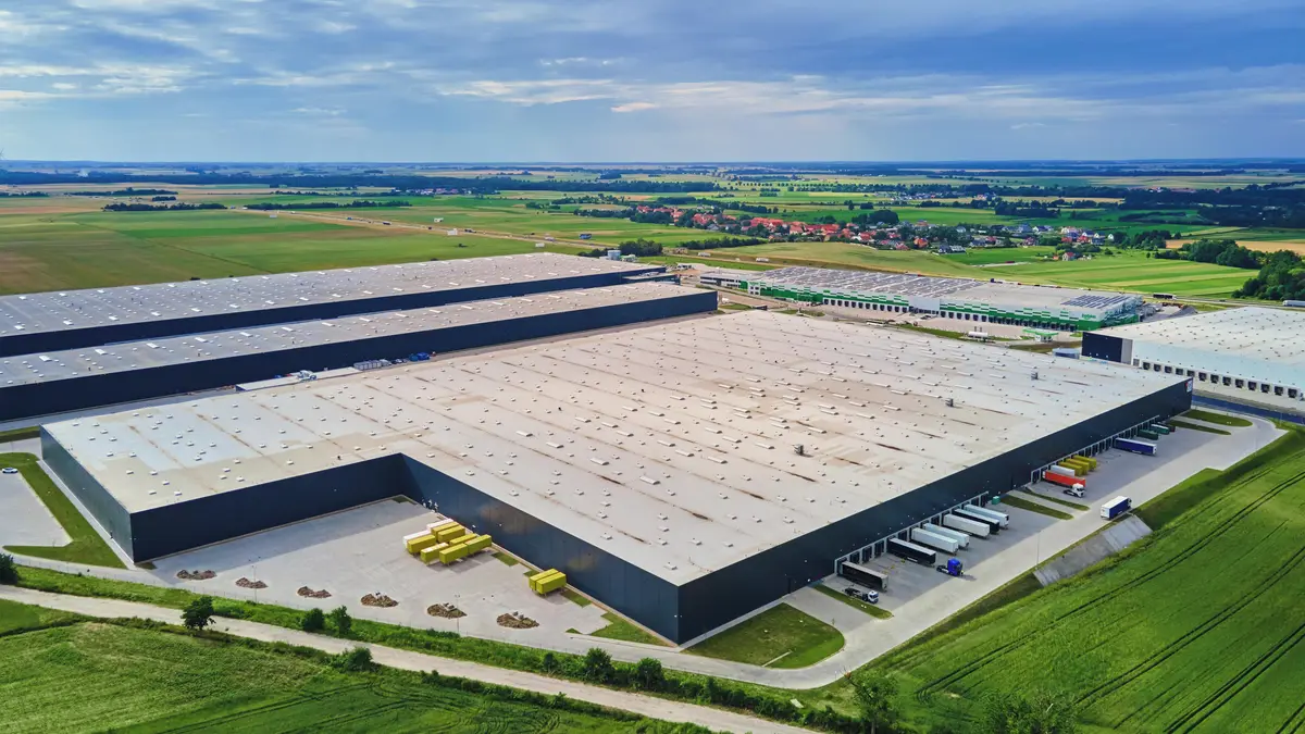 Prázdných hal a skladů v Česku přibývá