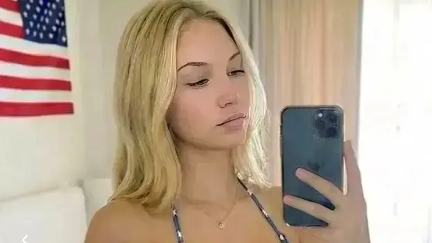 Trumpovi fanoušci naletěli na snímky falešné influencerky. Stvořil ji indický student, aby měl peníze na studia