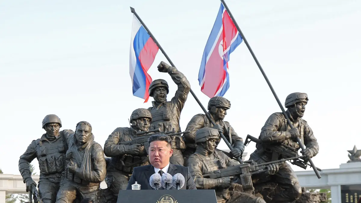 FOTO: Kim otevřel obří památník vojákům, které poslal padnout do Ruska