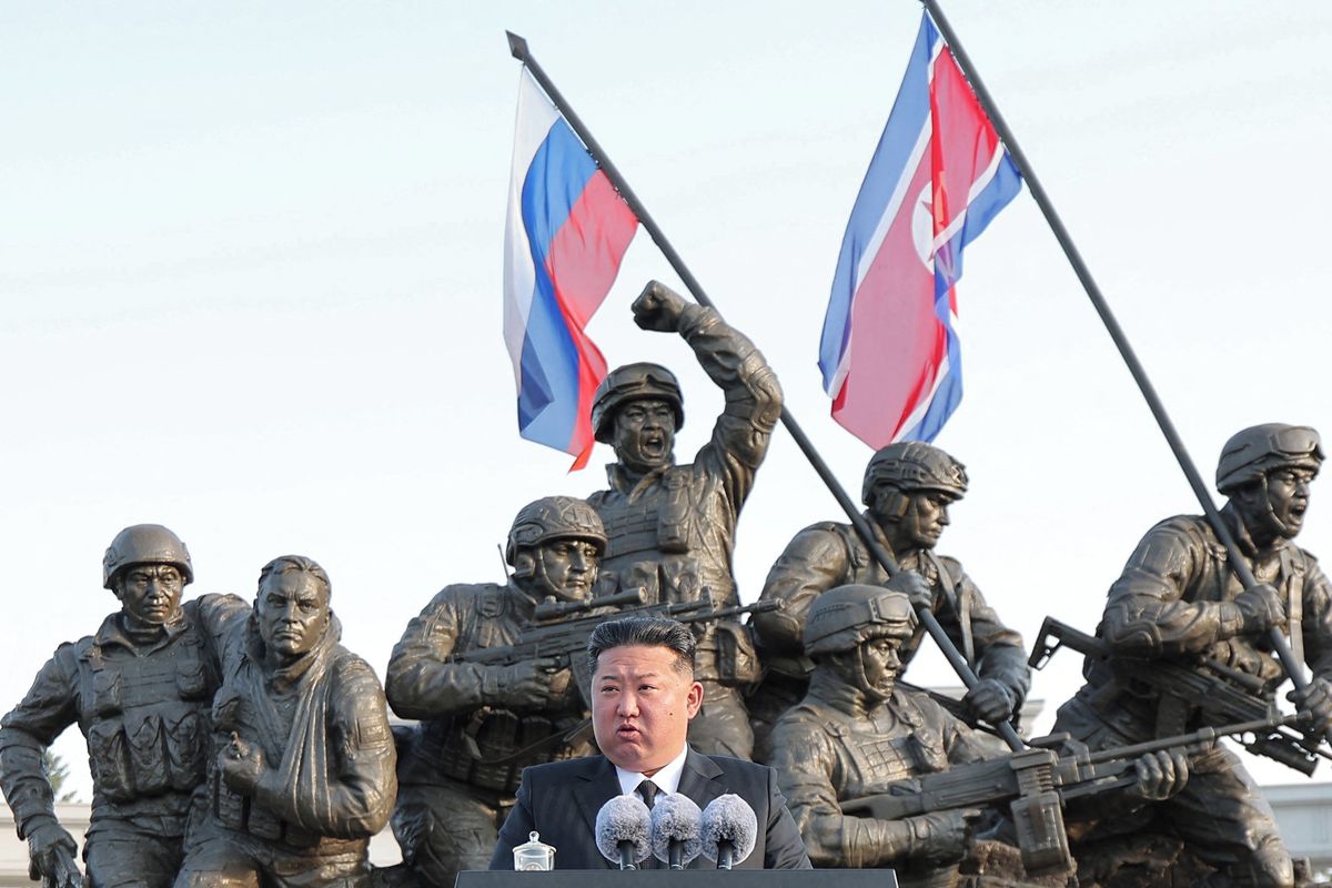 FOTO: Kim otevřel obří památník vojákům, které poslal padnout do Ruska