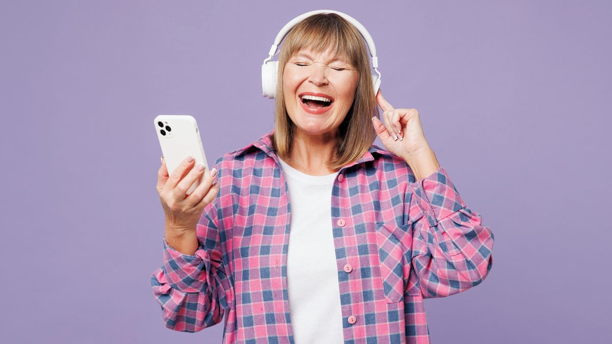 Proč se stále vracíme k oblíbené hudbě z mládí? Mozek ji ukládá jinak