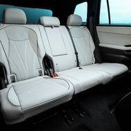 První i druhá řada sedadel nabídne vedle vyhřívání i odvětrávání. 