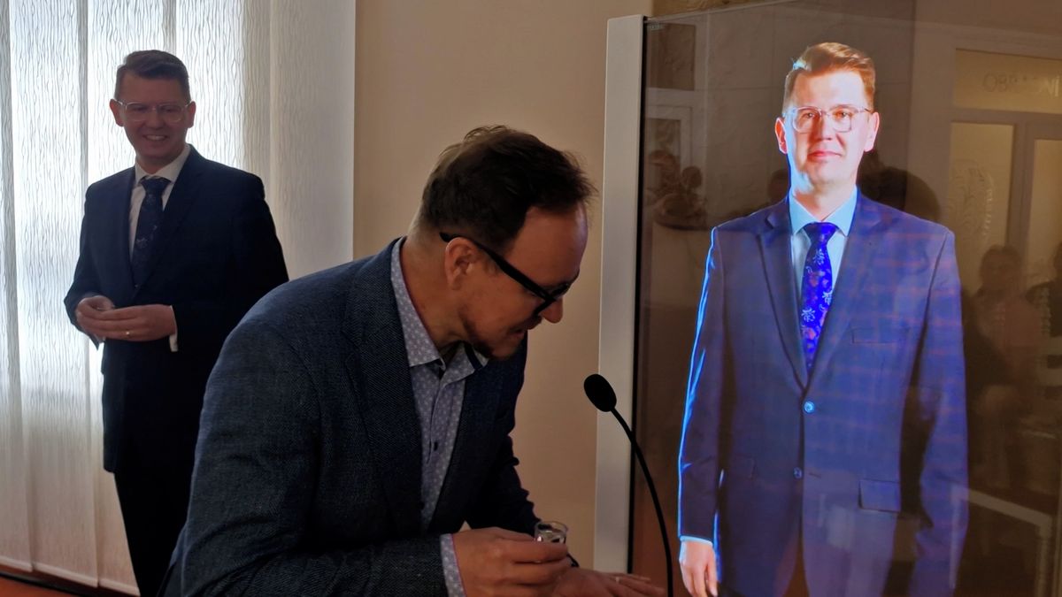 Starosta, který nikdy nespí: Ratiboř jako první v Česku naklonovala vedení obce pomocí AI