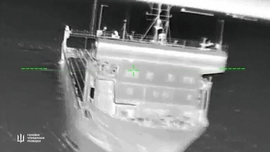 Ukrajinci zničili zásobovací trajekt přes Kerčskou úžinu, v Belgorodu vyřadili železnici