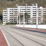 Povrch chodníků tvoří modifikovaný asfalt.