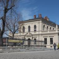Burza na záběru z dubna 2026