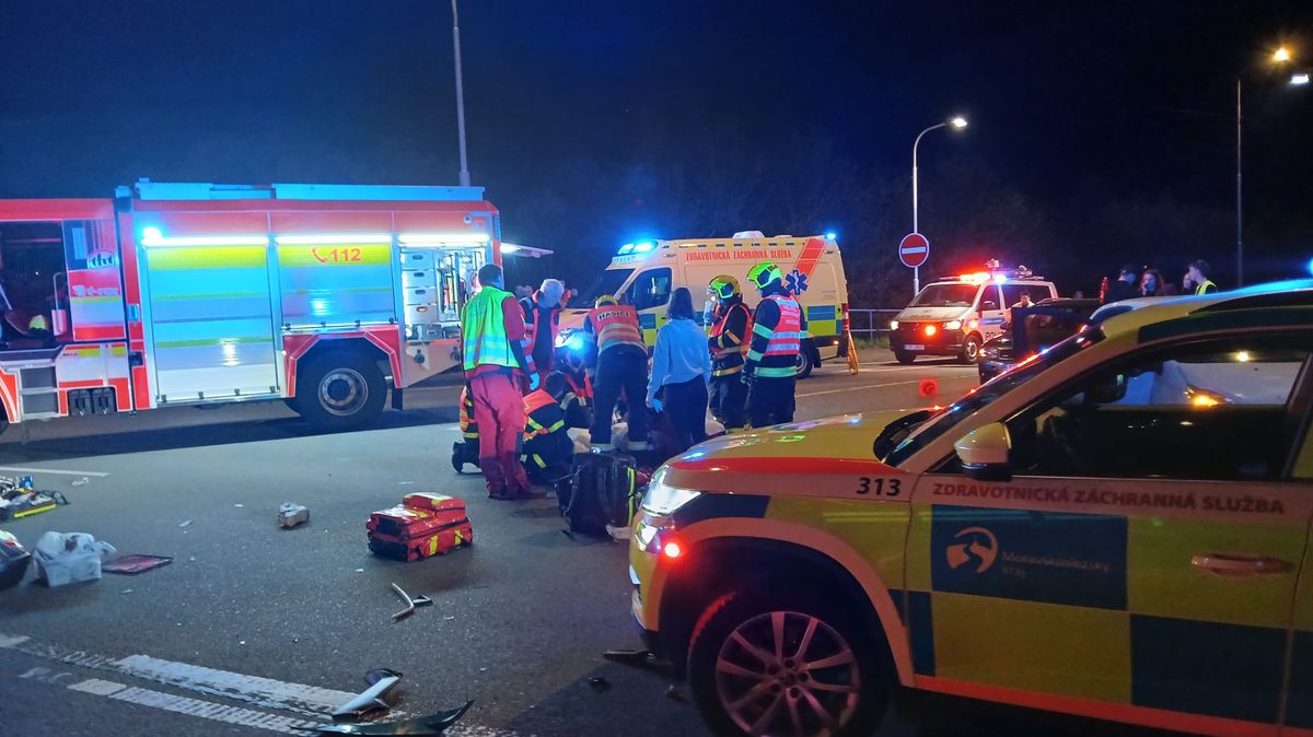 Motorkář havaroval při jízdě po cyklostezce na Opavsku