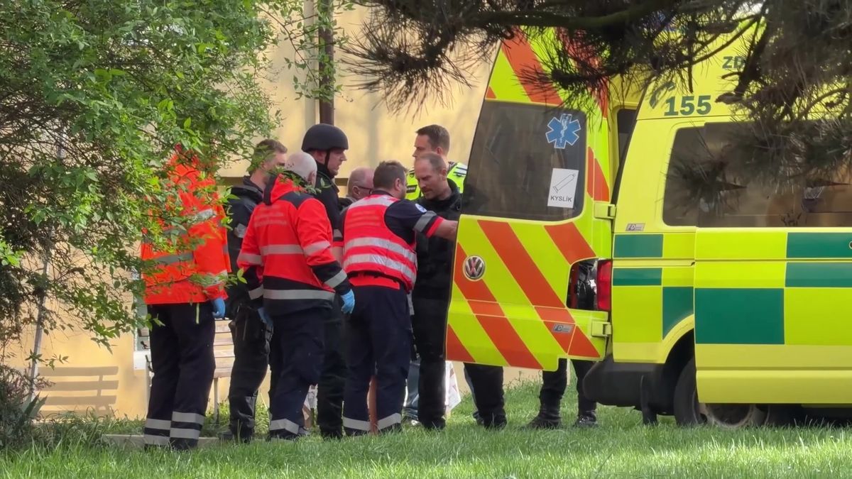 Muž vyhrožoval bombou na vládním úřadu, policie jej vypátrala a zadržela v Mělníku