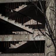 Co dál s Pripjatí? Objevily se názory, že by se stavby měly zbourat, ale zároveň bylo město přitažlivé pro turisty. Ti sem ale po ruské agresi nesmějí. Areál je totiž přímo u hranic s nepřátelským Běloruskem.