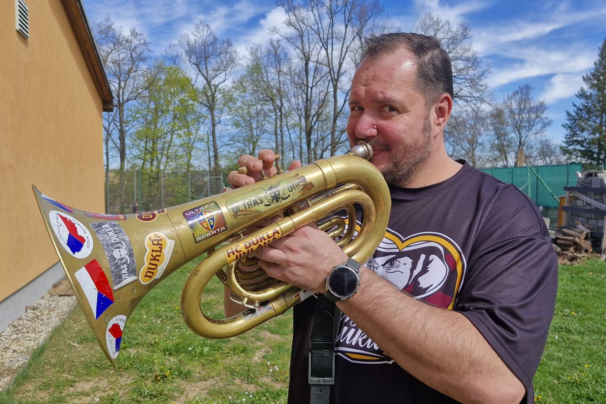 Nejhlasitější fanoušek jihlavské Dukly. Sportovce žene k úspěchům muzikant s „destruktorem“