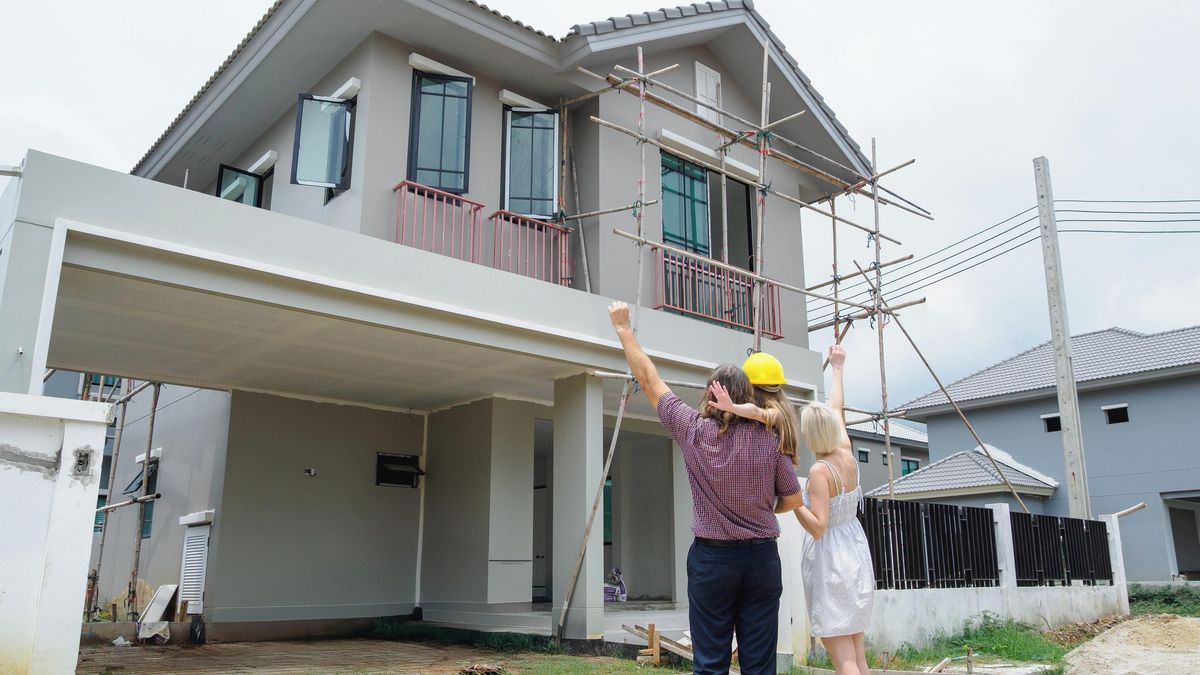 Stavět letos, nebo ještě čekat? Češi se k vlastnímu bydlení vracejí, ale rozhodují se jinak než dříve