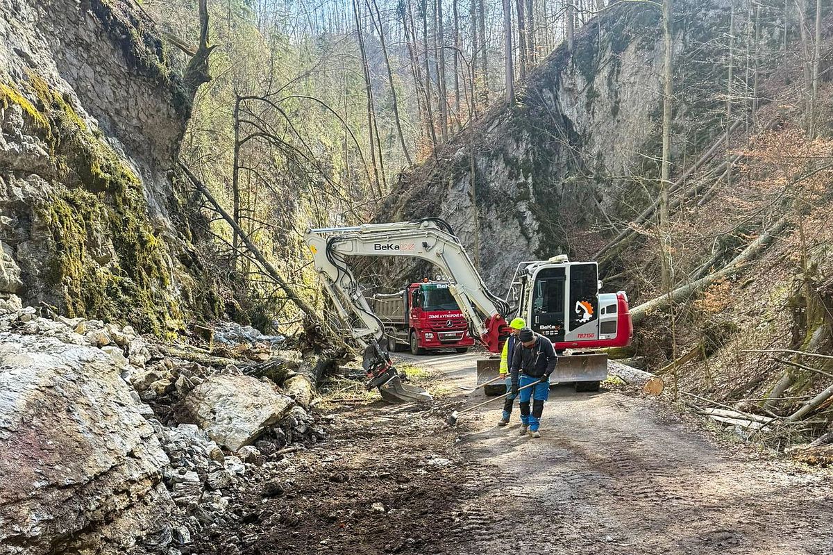 Po sesuvu skalního masivu je Pustý žleb v Moravském krasu průchozí
