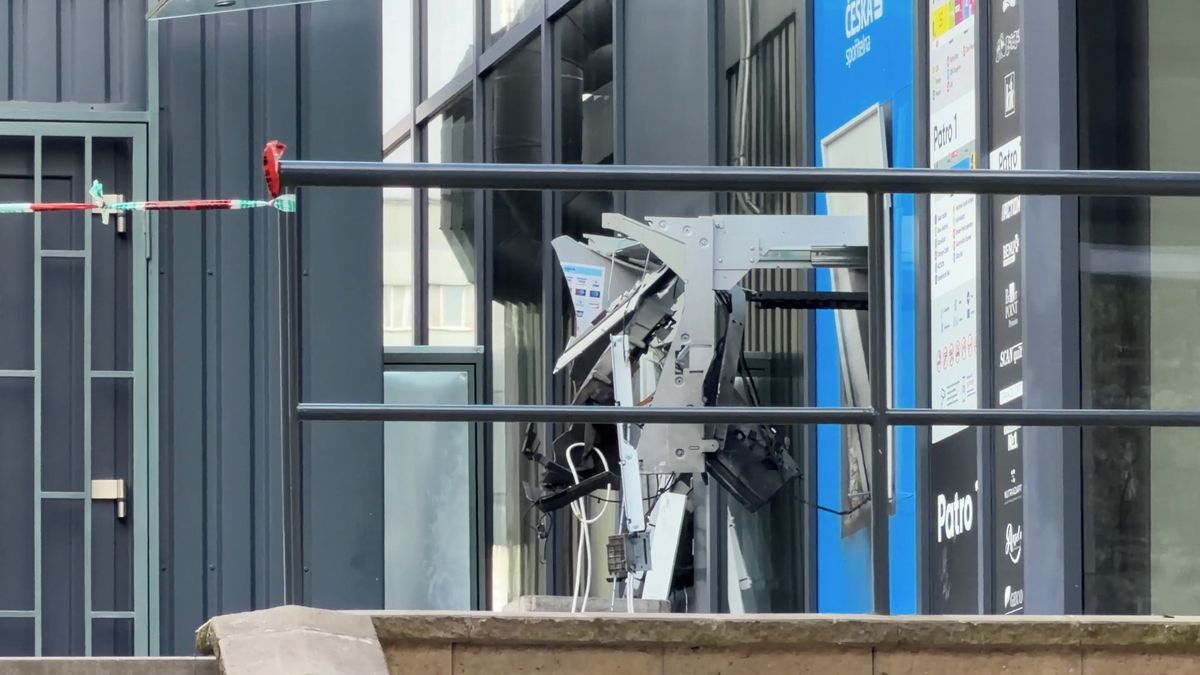 Policie zadržela čtyři podezřelé, kteří měli v Praze odpálit bankomaty
