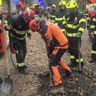 S lokalizací pomohla štěrbinová kamera.