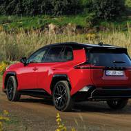 Vylepšený systém kontroly trakce zajistí lepší schopnosti mimo zpevněné cesty.