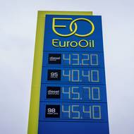 U řetězce EuroOil padla cena nafty dvě koruny pod limit na 43,20. 
