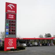 Orlen u Průhonic, součást největšího řetězce v Česku, přesně kopíruje vládní limity. 