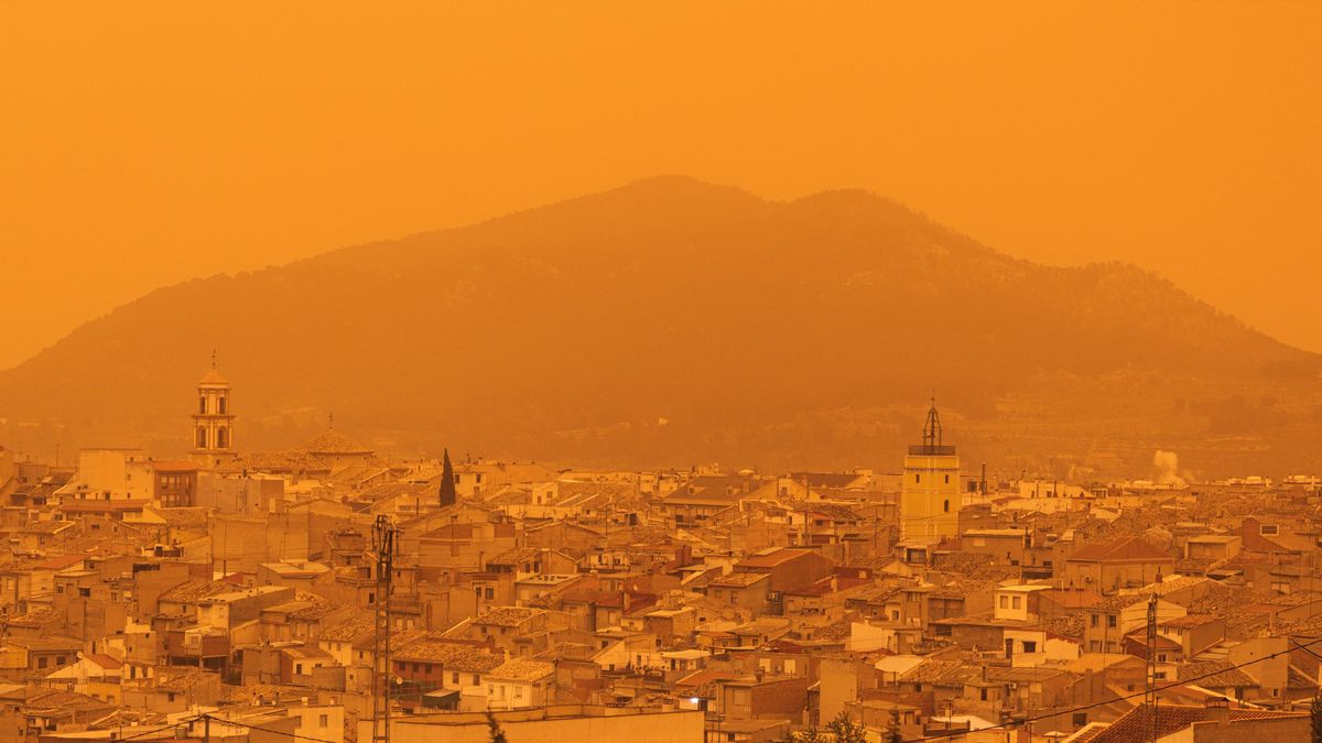 Saharský prach zasahuje Evropu čím dál častěji