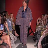 Duo Miro Sabo & Martina Rozenberg Smira zahájilo Mercedes-Benz Prague Fashion Week svou přehlídkou v pátek odpoledne v pražském SaSaZu.