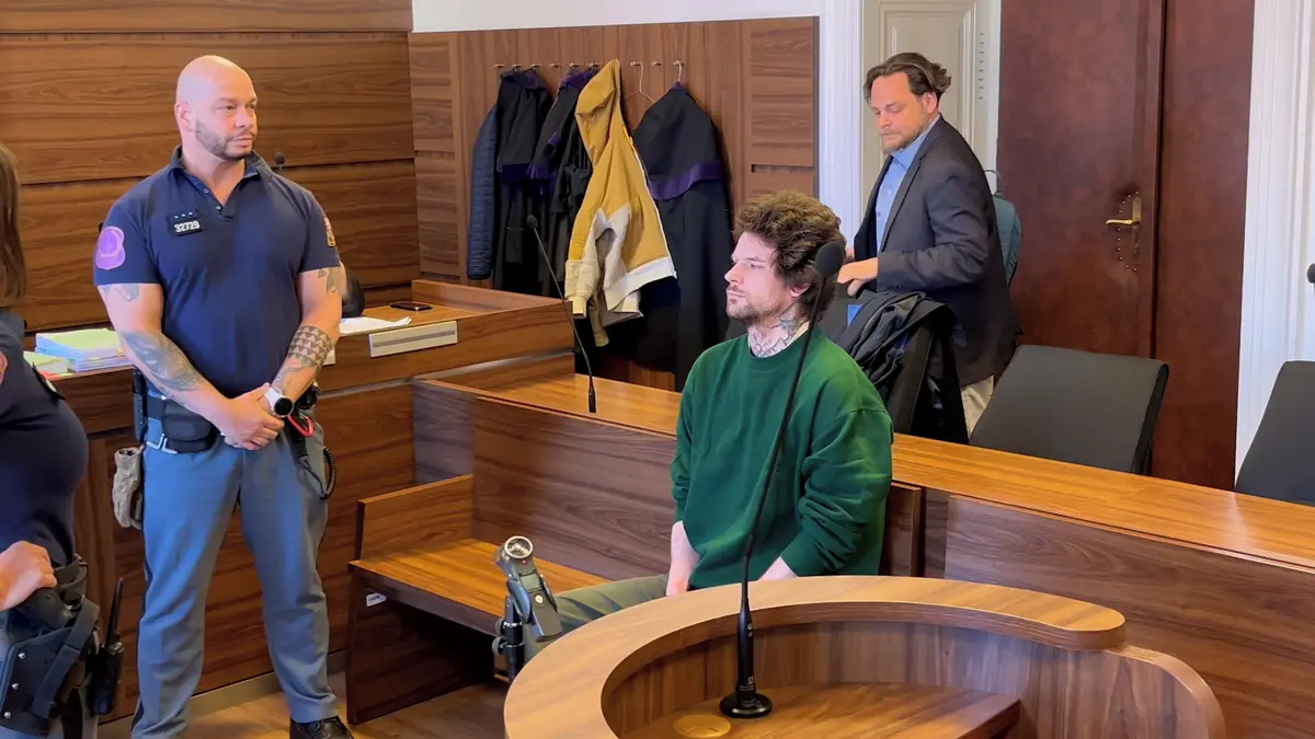 Prý se bál o život, tak muži rozmlátil obličej a skoro odřízl hlavu. Žalobce navrhuje 25 let