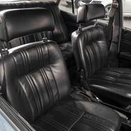 Vůz sliboval komfortní sedadla a dostatek prostoru vzadu.